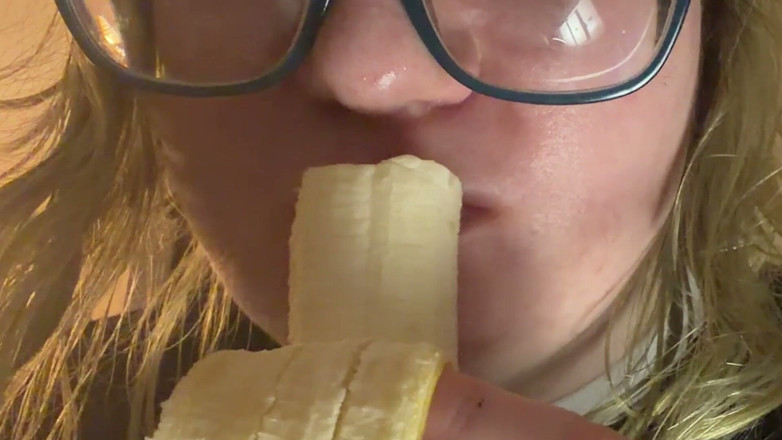 Spunk Kip: Sensually Eating a Banana