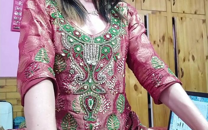 Bolly Karma: Doyumsuz sürtük evli kadının bu gece büyük zenci yarağına ihtiyacı...