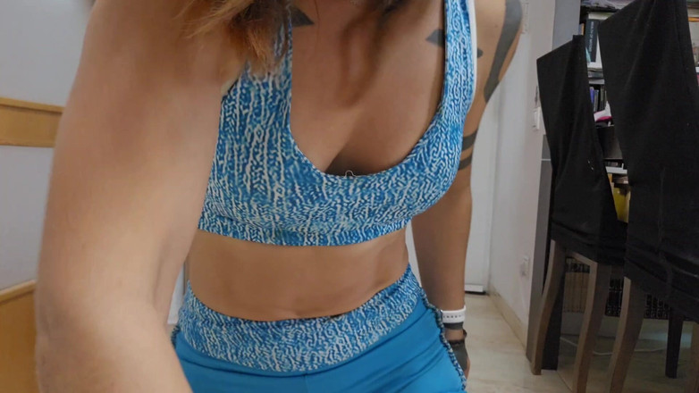 dafnedenoch: 继母在你脸上