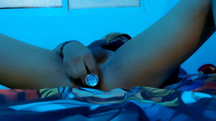 Nuansi Hiro: Masturbando polla y tıkaçsız anal