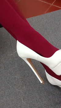 Schöner Körper und sexy Kleidung MILF