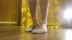 Hairypussyangel: Lacery ponožky hrát foot job chlupatá kundička a zadek