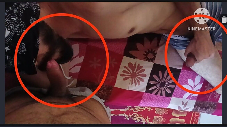 Desi__Panda: Jag kom på min rumskompis onanerar efter att han gett...