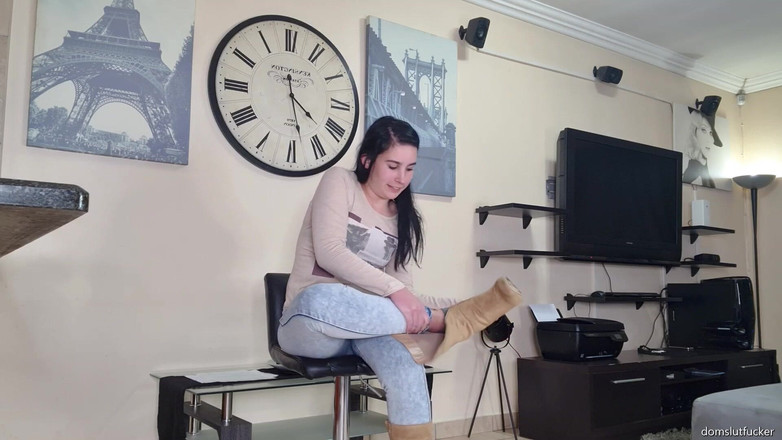 domslutfucker: Casting girl viene intervistata per piscio scena, pompino piscio in...