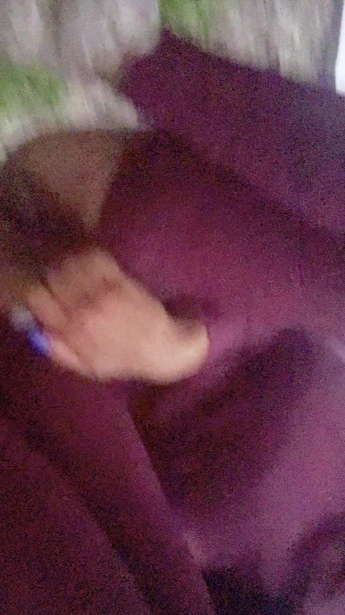 LadyAna: Ich pinkle hier
