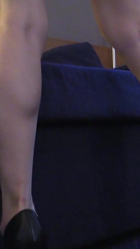 Krävande MILF - sperma över mina japanska ben