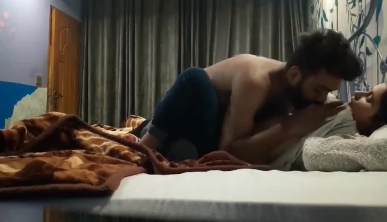Dasi couple: घर पर अकेले कॉल फॉर्म बॉयफ्रेंड आओ मुझे चोदो