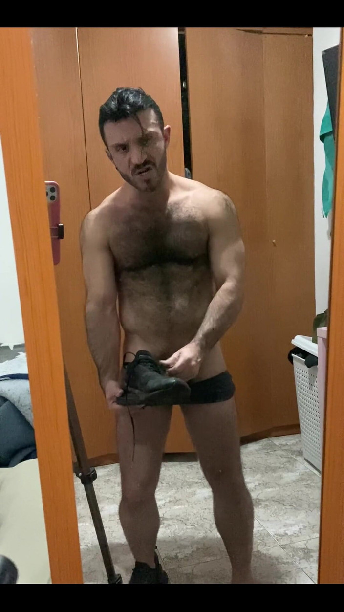 Kike gil: Một khách hàng tại Giày