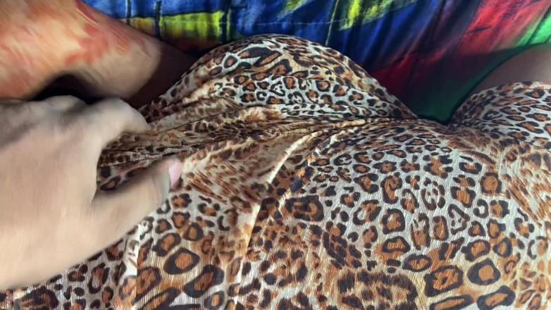 Angoori: Sex nevlastní mámy