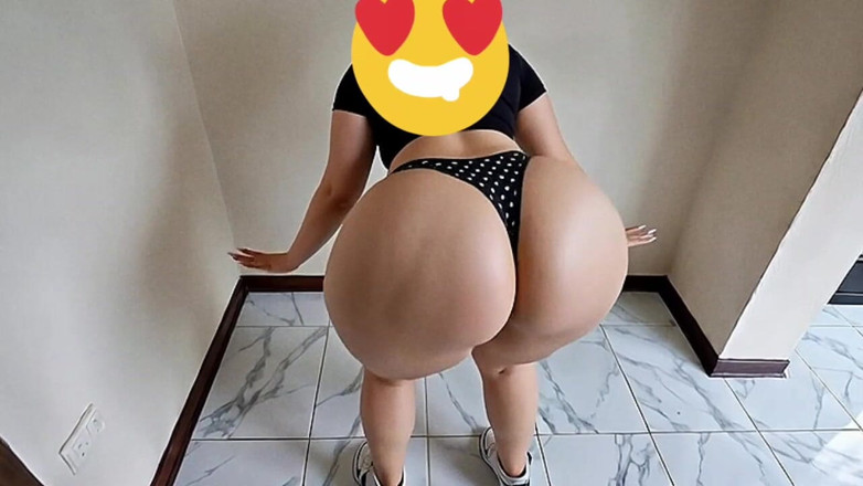 Xprohibidox1: 看看这个大屁股女人的华丽丁字裤！