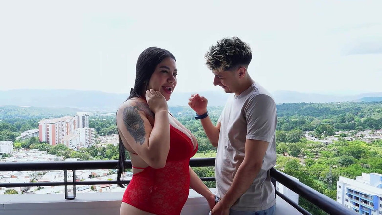 AndreaBusty: Soția supusă se fute cu colegul de muncă al soțului...
