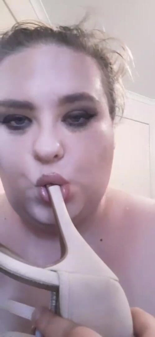 LaLaDelilah: I like putting things in my mouth ep.1