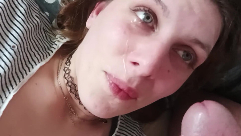 vuana: Real amateur casero mamada junto a la cama: semen en...