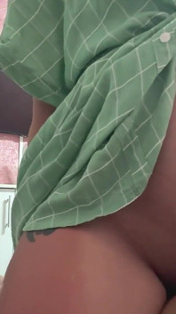 Tentando sexo intenso na buceta grávida de 38 semanas durante o final do orgasmo das contrações