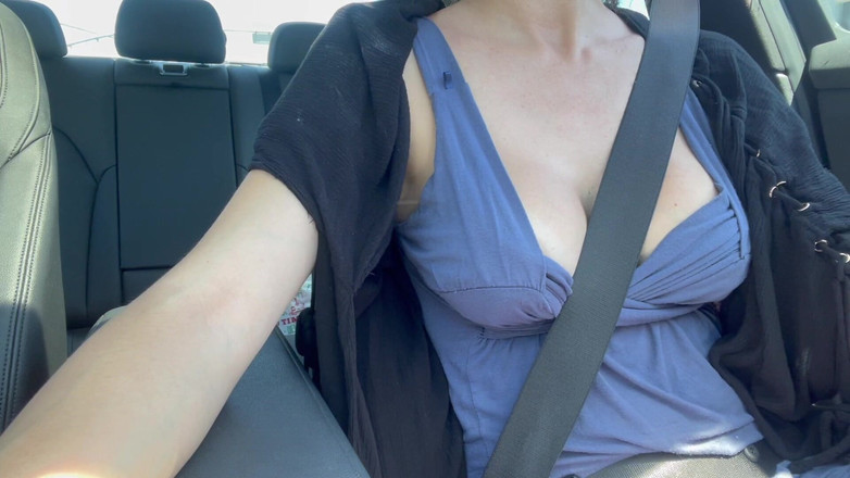 Artemisia Love: İtalyan orta yaşlı seksi kadın Artemisua Love tek başına araba...