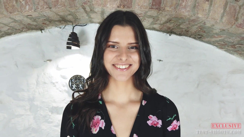 Test-Shoots: Exclusive Video with Pretty Cute Face Virgin Teen Viola Kat...
