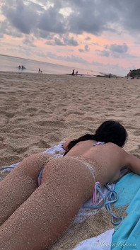 Erotische arschmassage am strand, frecher spaß im meer