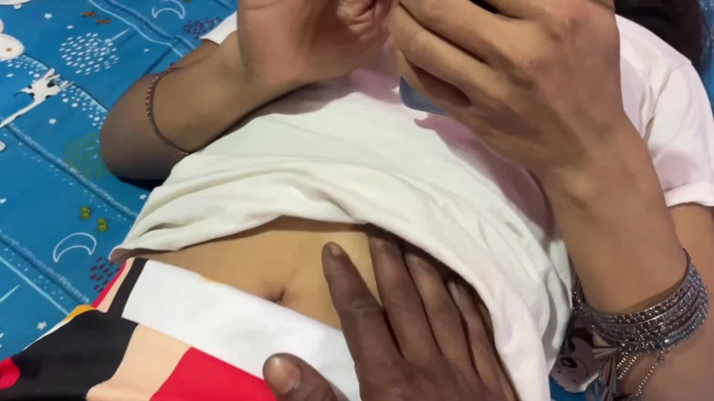 Bongcouplexxx: देखने का बिंदु भारतीय देसी बंगाली गृहिणी की दोस्त द्वारा दोनों छेदों पर चुदाई और चूत में वीर्य लिया