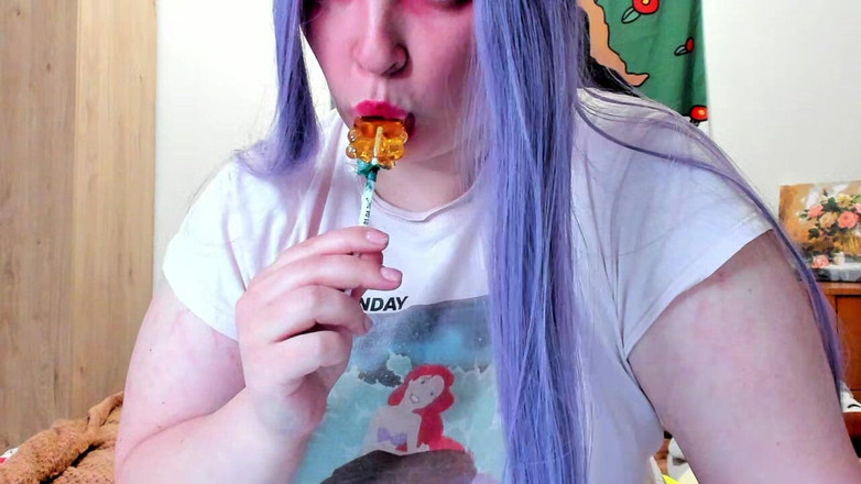 AssGives: Bbw zuigt lolly