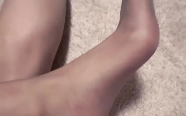 Eva Pans: Beautiful Asian Tranny Feet