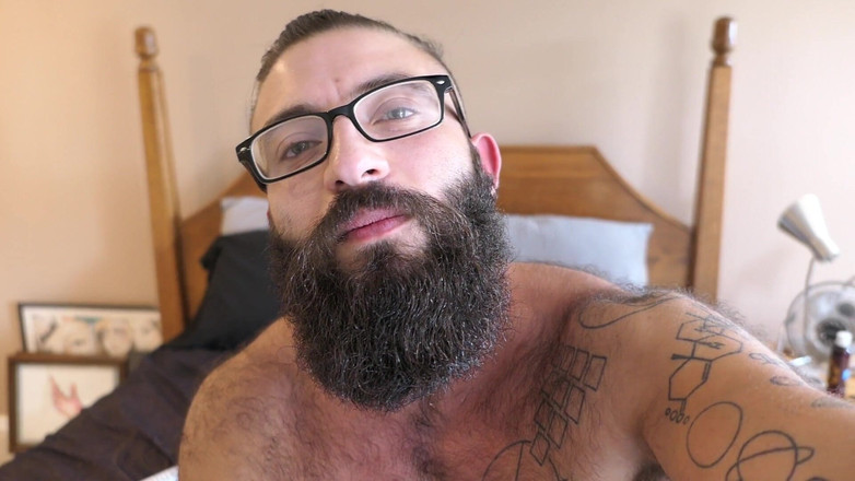 TripleXTransMan: Sesi masturbasi intim untuk penggemar