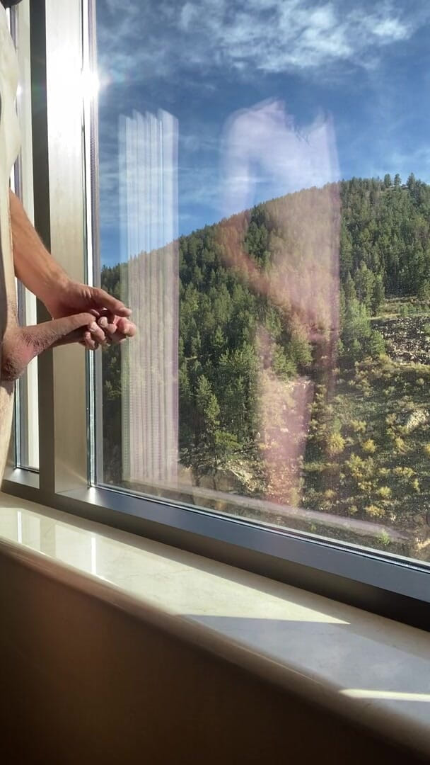 Edge Master: Hotel view cumshot
