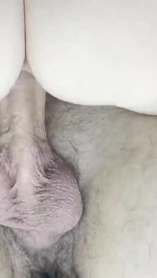 Karlos: Amateur Cowgirl Fuck with Beautiful Cumshot on Her Butt