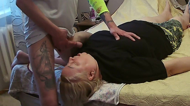 Zona901: Mijn lul aftrekken om op mijn vriendin klaar te komen