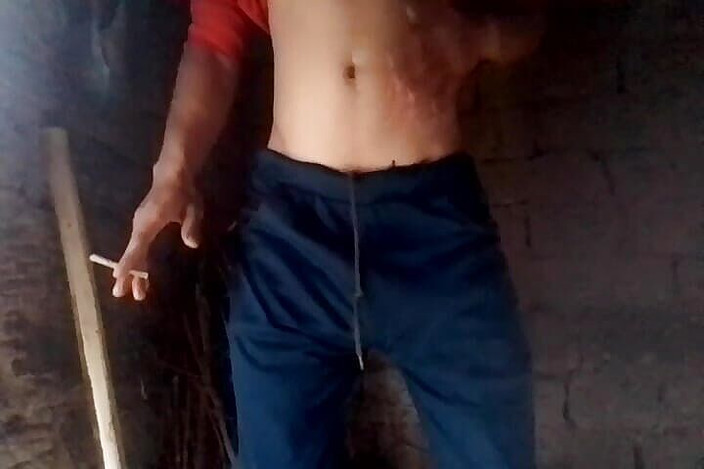 Gangbang straight: Leon nhảy sàn đít