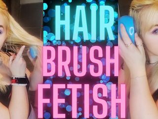 Monica Nylon: Kartáč na vlasy fetiš