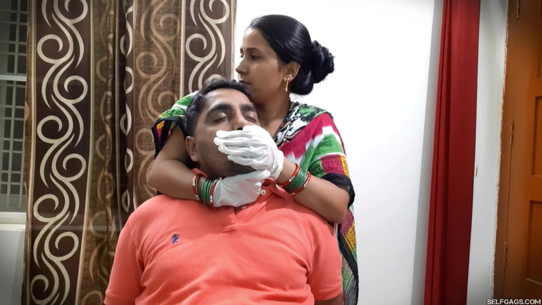 Selfgags femdom bondage: Tembel koca için eldivenli el kamerası!