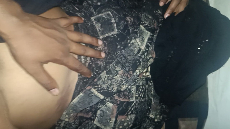 Bhabhi UP: Adik tiri saya ada di sini, dan kami berseronok