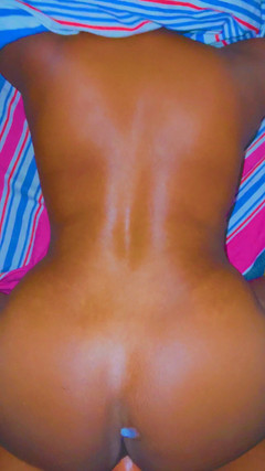 Aathiyaa: Zakar besar kongkeknya mengisi saya dengan banyak air mani