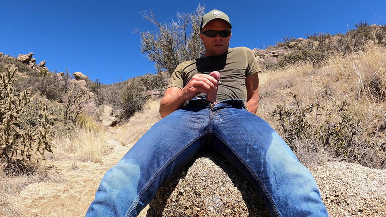 Lapetus: पहाड़ों में अप्रैल शावर