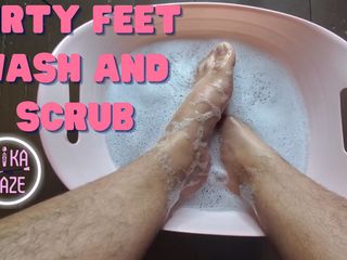 Mika Haze: बड़े गंदे पैर धोना और स्क्रब करना