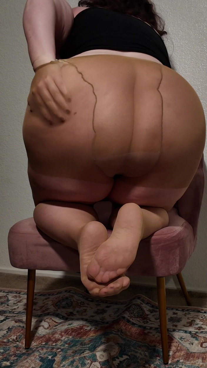 cutejayne: Peituda Gordinha MILF Em Meia-calça Bronzeada