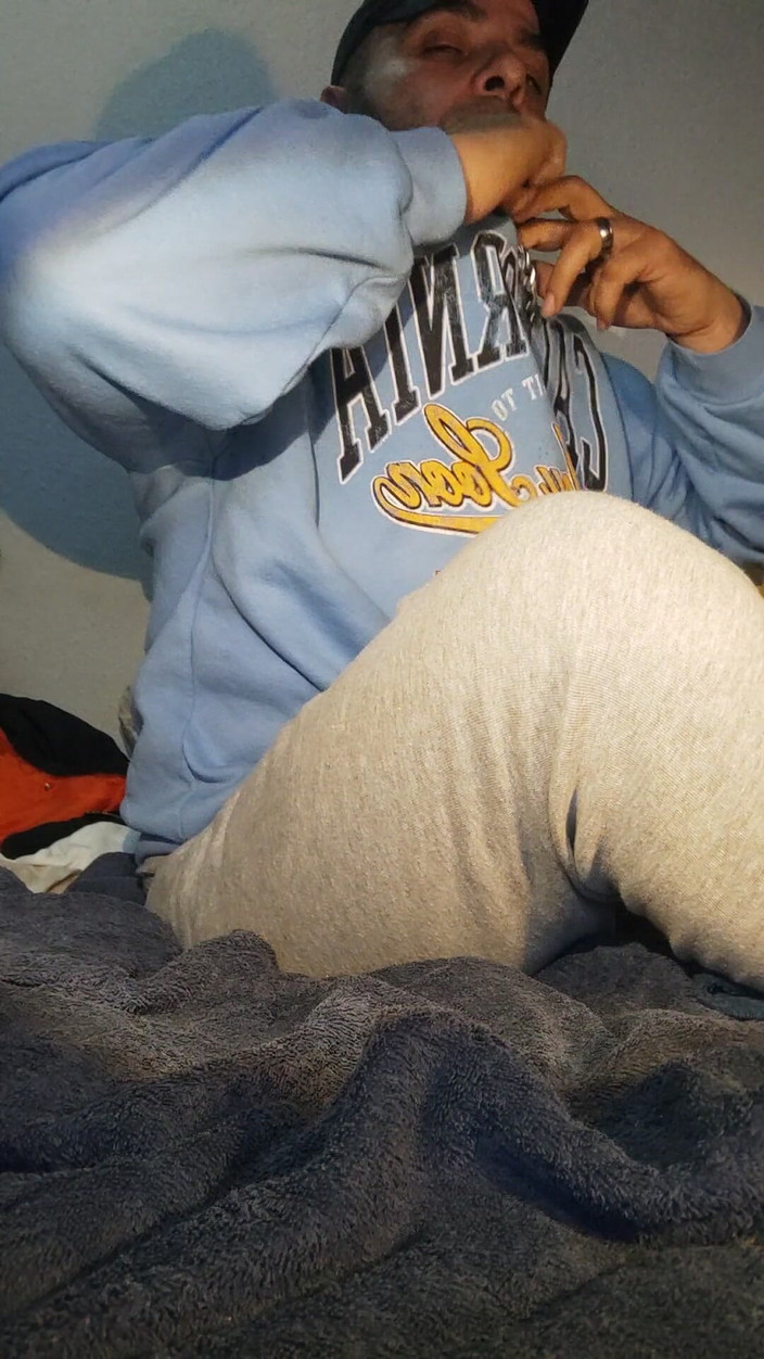 SmokedAlloy2: Chaussettes sales, pisse et dirtyjunkbro. Marteau!!!