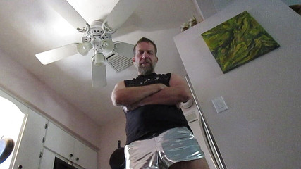 Hairyartist: बालों वाली पूछती है कि क्या तुम ठीक दोस्त हो?