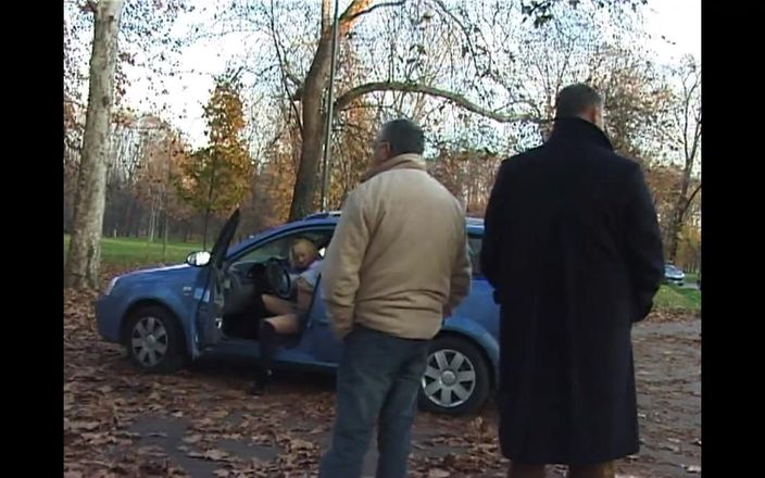 NASTY AMATEUR - Pornstar for a day: Vintage blond milf med stora tuttar knullad och spermasprut i...