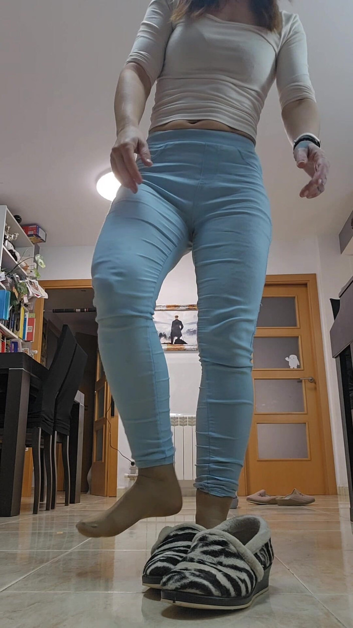 dafnedenoch: Sám se snažím, učím a masturbuji latinsky