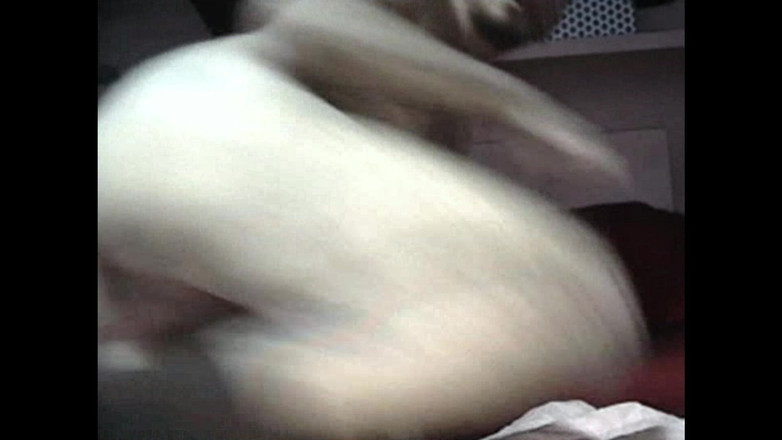 Adam Storm: 뜨거운 정액을 찾고 있어