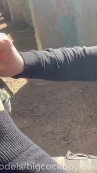 A Huge Army Dick Without a Condom Fucks with the Commander in the Barracks!