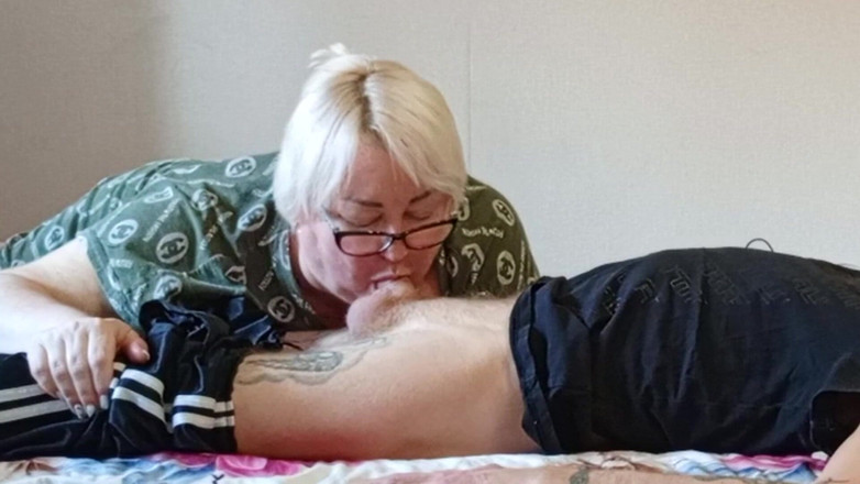 Zona901: 隣人が最後の一滴の精液を飲み込む