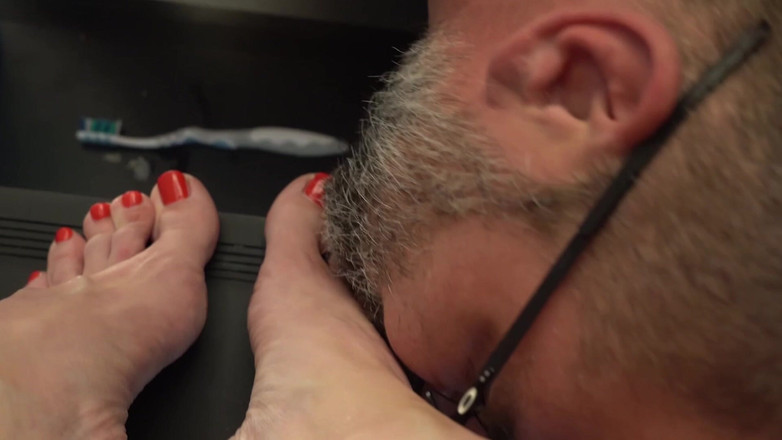 Sabdeluxe: 40 .. Slave 1 Cleaning