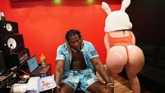 King Louie Fucking a Snowbunny