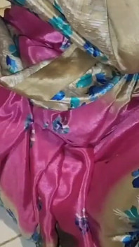 นางบ่าวเดสีเงี่ยน ภริยา Priya Bhabhi ถูกน้องสามีเย็ดในห้องน้ำ