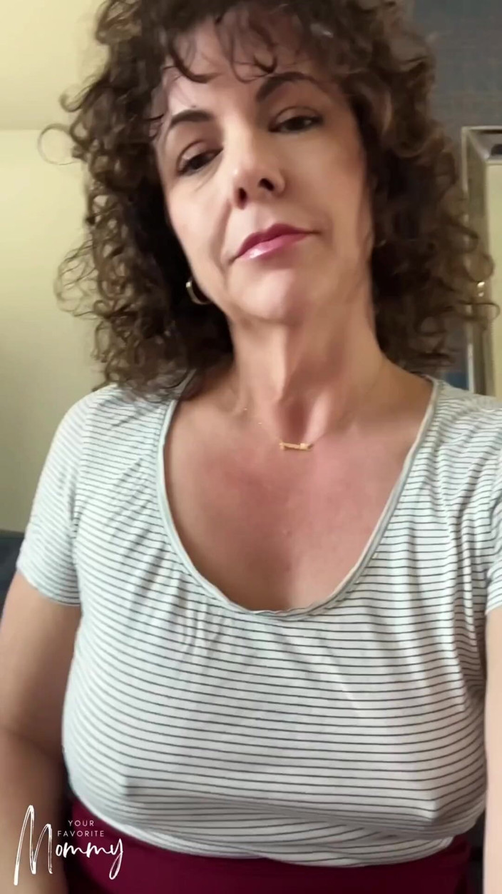 YourFavoriteMommy: Your Neighbor Becomes Your Stepmom