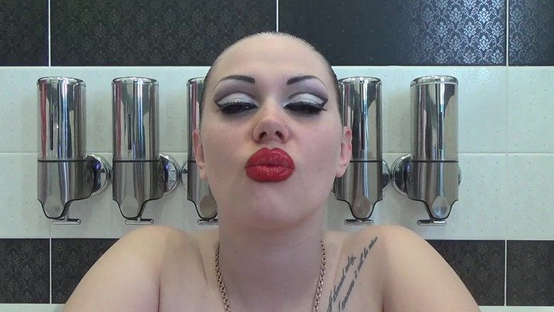 Goddess Misha Goldy: Lip smelling, kissing, duck face with huge red lips