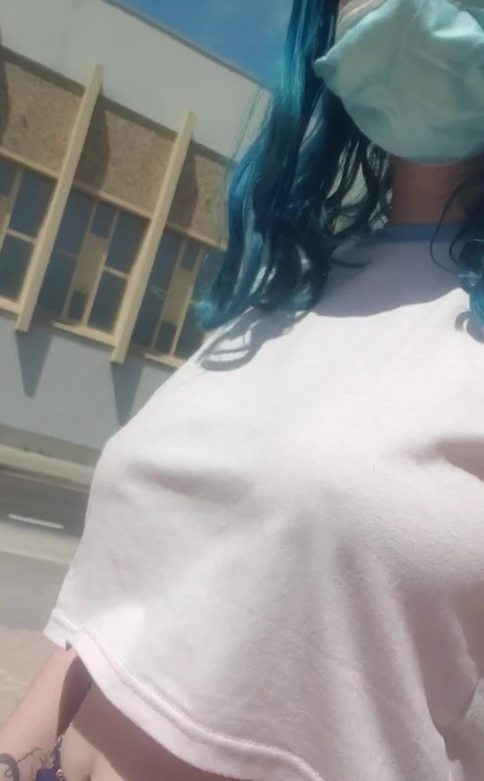 Khalamite: Never a Bra. Always No Bra