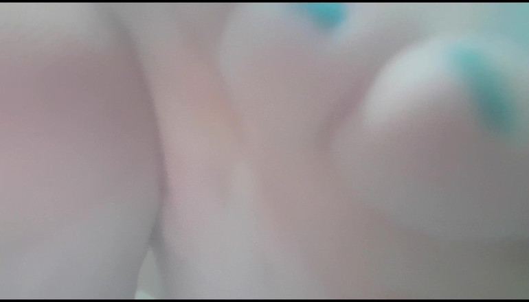 Erotic Tanya: Underwater Foot Worship